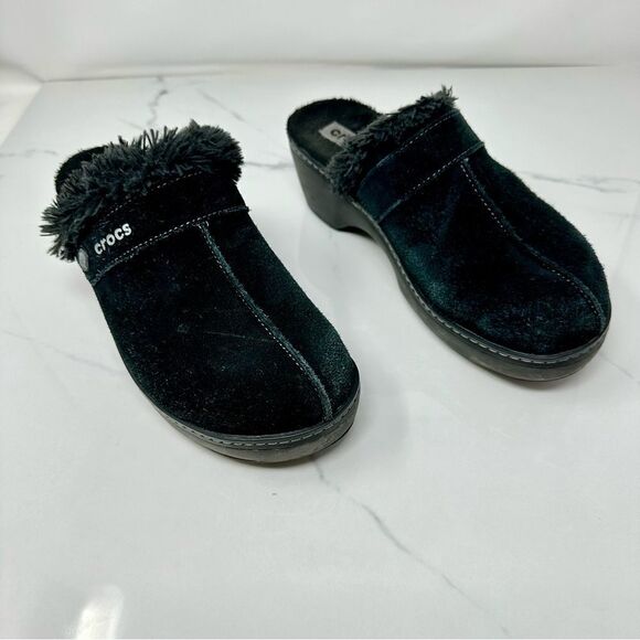 Crocs Faux Suede Fur Lined Clogs- Size 8 - Picture 4 of 14